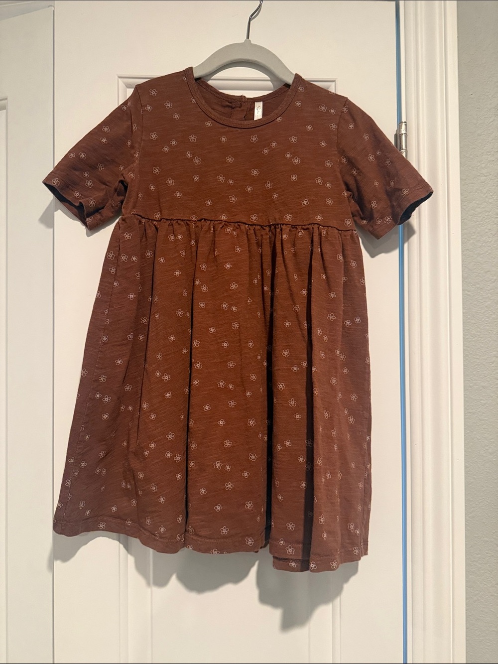 Rylee + Cru Rust Brown Floral Knit Short-Sleeve Dress
